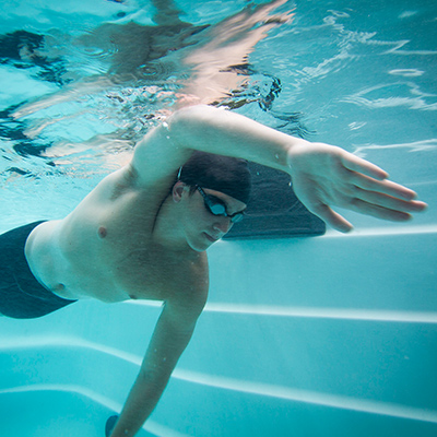 La natation peut aider à perdre du poids