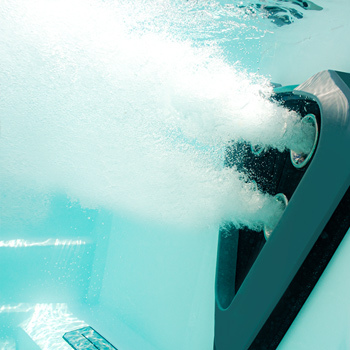 De l'eau s'échappe du système de propulsion VIP.