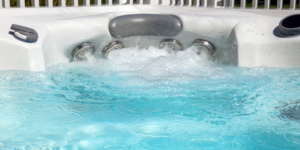 Siège « StressRelief » pour la nuque et les épaules sur un spa de nage Challenger.