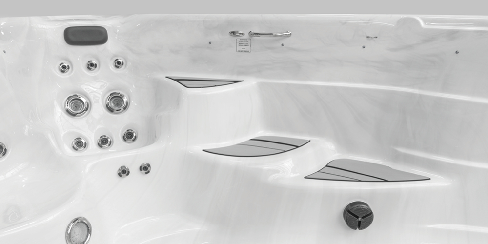 Intérieur d'un spa de nage.