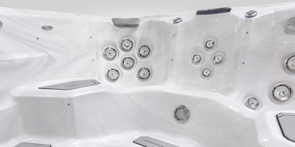 Jets d'un spa de nage.